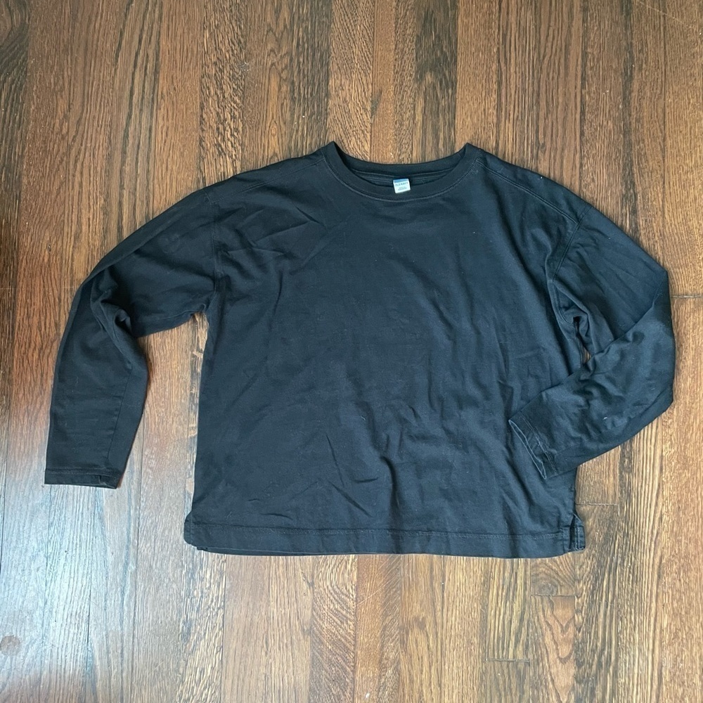 Old navy black long sleeve tee